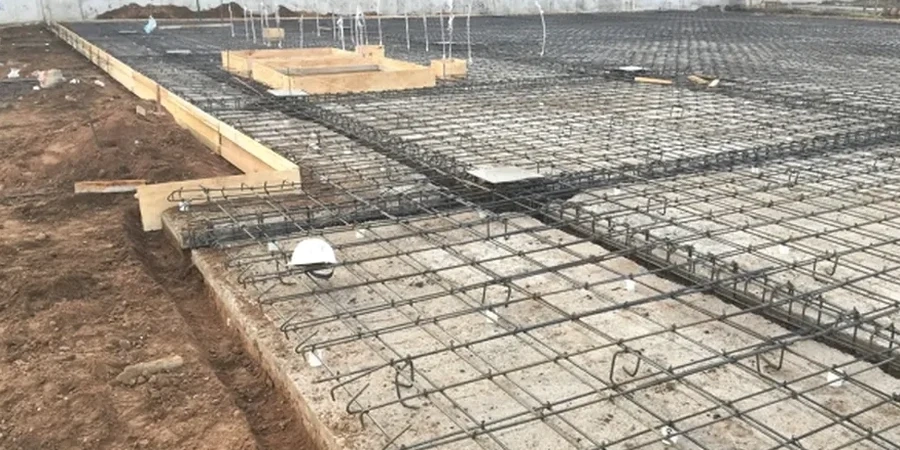 Diseño de Losa de Cimentación en Chillán: Respuesta Sísmica y Control de Asentamientos
